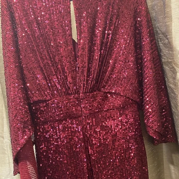 Elegant Red Sequin Evening Gown Sz4 - Picture 6 of 7